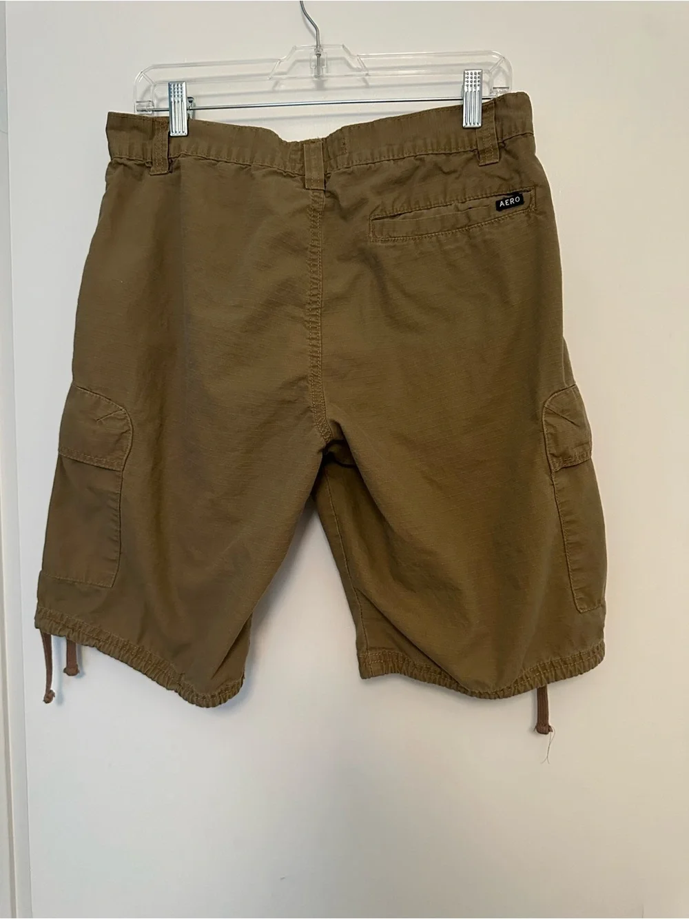 Aeropostale Men's Cargo Shorts in Brown - Picture 5 of 5